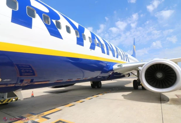 Ryanair contestă afirmația că pasagerul a fost aspirat prin geamul spart al avionului