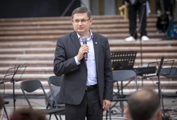Peste 500 de artiști au celebrat valorile naționale în scuarul Parlamentului, la Gala „Te cânt, Patrie și Neam”