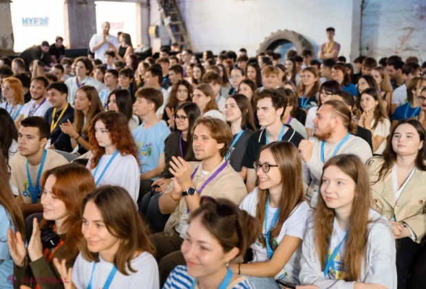 Peste 500 de tineri au discutat despre democrație, libertate și competențele viitorului la Moldova Youth Forum 2026
