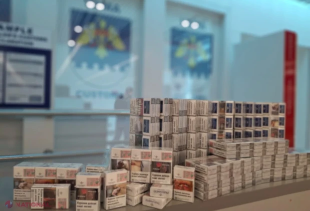197 de pachete de țigări și 25 de fiole cu anabolizante, depistate de vameși la Aeroportul Chișinău