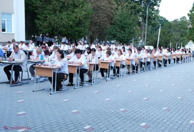 Larga, Briceni: Peste 80 de elevi, profesori și localnici s-au reunit la „Marea Dictare Comunitară”