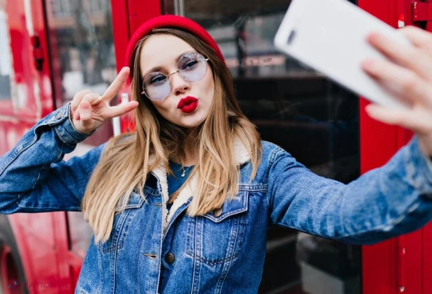 O asistentă medicală s-a căsătorit cu un autobuz și și-a tatuat „soțul” pe trup. Acum luptă pentru păstrarea rutei