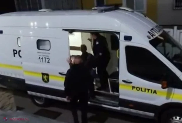 Grup criminal suspectat de proxenetism, documentat de polițiști: două persoane reținute la Aeroportul Chișinău