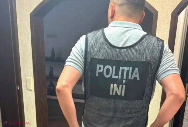 Percheziții într-un dosar privind deposedarea persoanelor vulnerabile de imobile: 85 000 de euro, bijuterii și acte, ridicate de polițiști