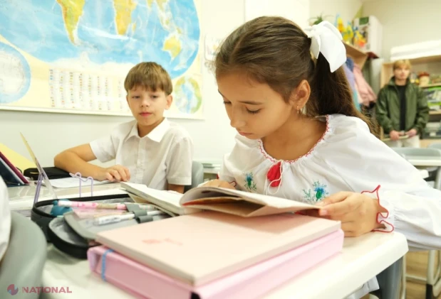 „Limba română, podul prieteniei”: Săptămâna Limbii și Literaturii Române a început în școlile cu predare în limbile minorităților naționale