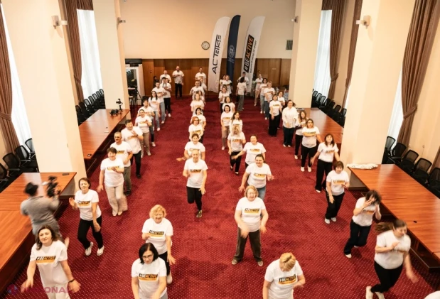 Peste 80 de funcționari publici au început ziua cu exerciții fizice, la inițiativa MEC