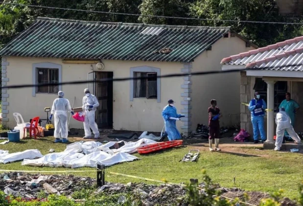 Atac armat la o petrecere în Durban: 11 persoane, inclusiv o femeie însărcinată, au fost ucise, iar alte trei au fost rănite