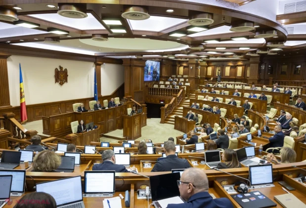 Parlamentul aprobă în prima lectură simplificarea autorizării proiectelor de energie regenerabilă