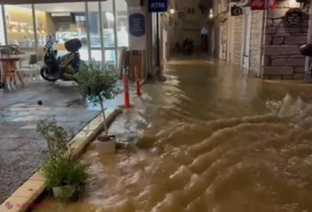 Furtună puternică pe insula Skiathos: străzile au fost inundate, iar apa a luat mesele și scaunele din restaurante - VIDEO