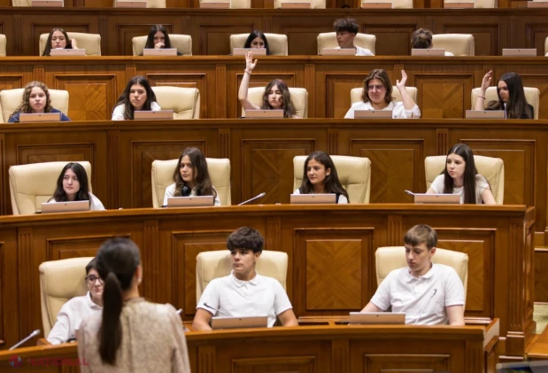 Peste 1 000 de persoane au vizitat Parlamentul și au participat la activitățile dedicate deschiderii parlamentare