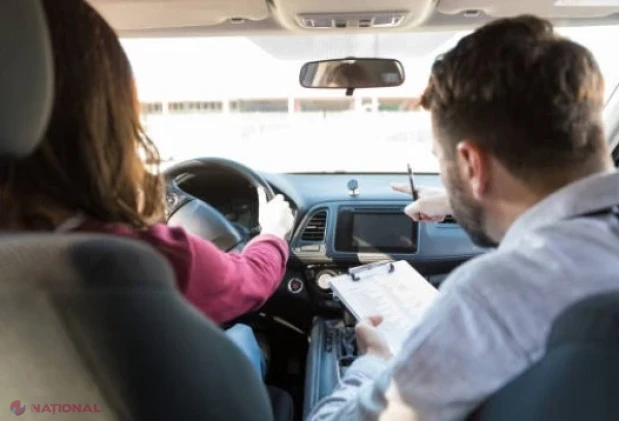 Un instructor auto din Chișinău, reținut de PA și CNA. Ar fi cerut până la 1700 de euro pentru promovarea examenelor auto