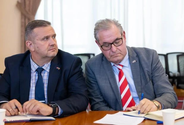 Guvernul propune reorganizarea administrației locale în trei regiuni: conceptul, discutat cu aleșii locali