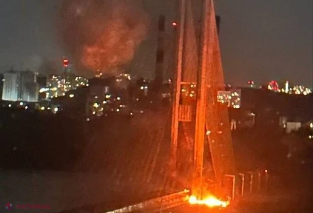 Podul de Sud din Kiev, lovit de trei ori într-o zi: o persoană a murit, iar traficul peste Nipru a fost restricționat