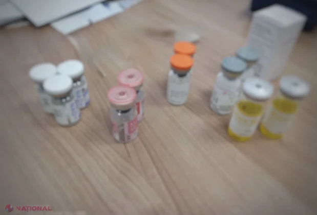 Produse cosmetice, inclusiv pentru proceduri injectabile, ascunse în bagajul unei pasagere la Palanca