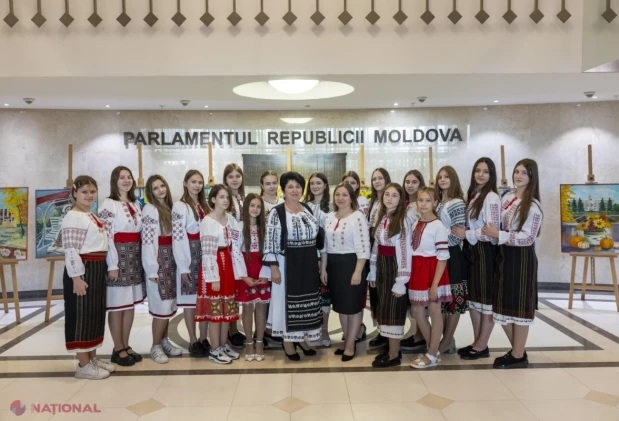 Lucrările elevilor Școlii de Arte „Mihai Bătrânu” din Dondușeni, expuse la Parlament