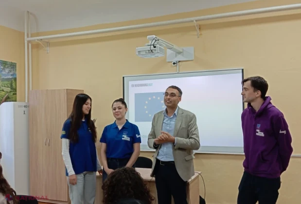 Elevii de la Liceul „Tvardița” au aflat despre valorile europene și oportunitățile oferite tinerilor