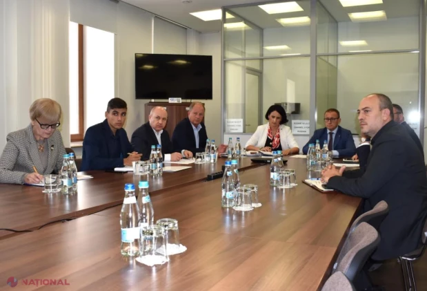 Experții de pe ambele maluri ale Nistrului au discutat soluții pentru gestionarea crizei hidrologice