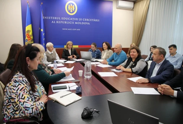 49 de grupuri de lucru vor elabora materialele pentru examenele din 2027