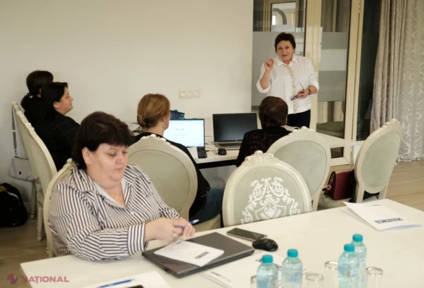 Profesorii învață să folosească resurse digitale pentru predarea Holocaustului