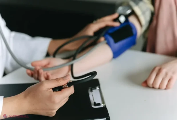 Ce tensiune arterială este recomandată pacienților cardiaci care se tem de AVC