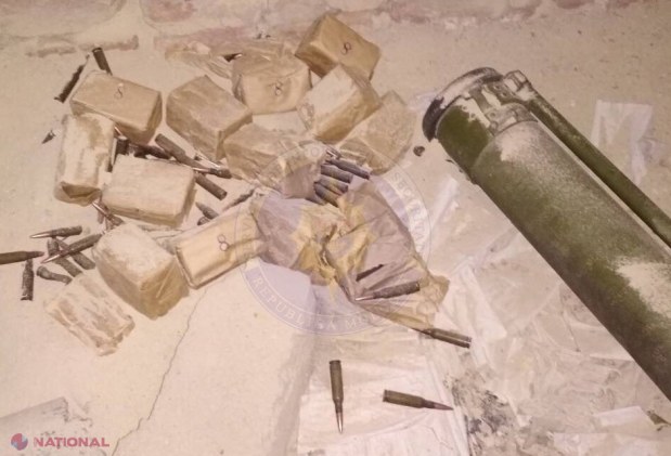 FOTO // Încă un lot IMPUNĂTOR de arme și muniții, descoperite în UTA Găgăuzia de către angajații SIS