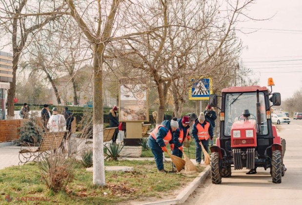 FOTO // Modelul de la Orhei este aplicat și în orașul Taraclia. Autoritățile locale au demarat o „CURĂȚENIE GENERALĂ” în localitate