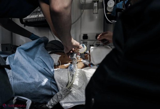 VIDEO, FOTO // Momentul în care RACHETA lui Putin face una cu pământul un SPITAL pentru copii din Kiev. Unii micuți bolnavi de cancer nu au avut nicio șansă: „Există oameni sub dărâmături şi numărul exact al victimelor este în prezent necunoscut”