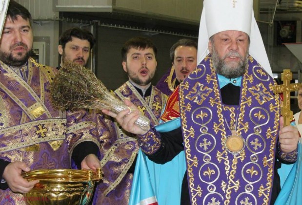FOTO // Produsele pascale „Franzeluţa” – binecuvântate de Înalt Prea Sfinţitul Mitropolit Vladimir