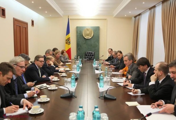 Ambasadorii statelor UE şi cel al SUA, CONVOCAŢI la Guvern
