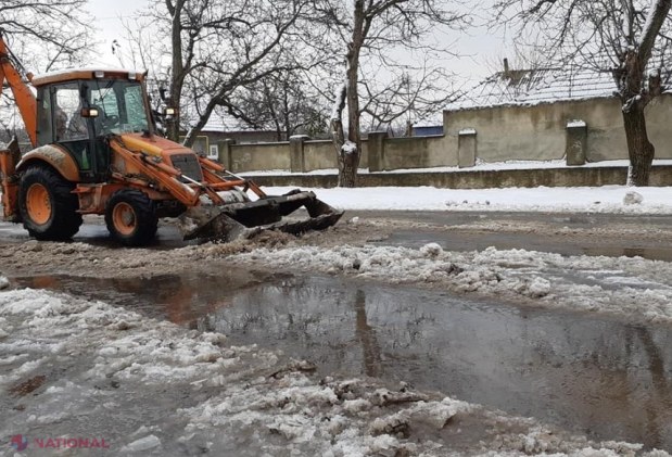 FOTO // Comuna Jora de Mijloc, singura localitate din republică DESZĂPEZITĂ în totalitate