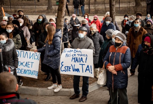FOTO // Protest cu SACI de facturi în 22 de localități din R. Moldova. Reprezentanții Partidului „ȘOR” au lăsat facturile la sediile PAS