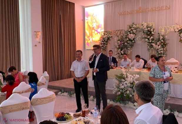 „Și ți-am promis c-o să te iau cu mine”: Trupa ,,Akcent