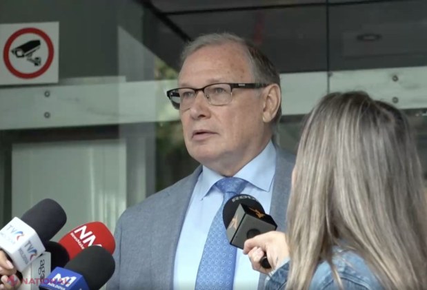 VIDEO // Ozerov îi are de PROȘTI pe moldoveni? După ce a venit la MAE cu asistent să-i îmbrace sacoul, emisarul lui Putin pretinde că oamenii din Copanca „n-au auzit nicio explozie”: „Dronă este, dar crater nu-i!”