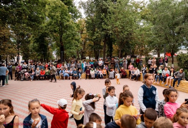 FOTO // În comuna Zorile din raionul Orhei, a fost amenajat un PARC și construită o estradă de vară. „Raionul Orhei este un model de dezvoltare și un exemplu demn de urmat”