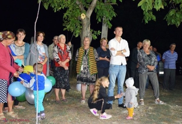 FOTO // Echipa Partidului „ȘOR” continuă programul de iluminare stradală în raionul Orhei. Lumina a fost aprinsă pe străzile unui alt sat din raion