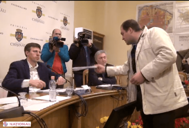 Scandal la ședința Primăriei provocat de un deputat