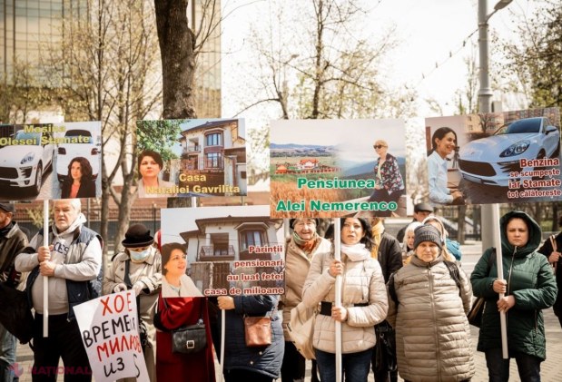 Partidul „ȘOR”, un nou flashmob la Parlament: „Milionarii din PAS ne-au dus de nas”. Protestatarii așteaptă soluții pentru depășirea crizei
