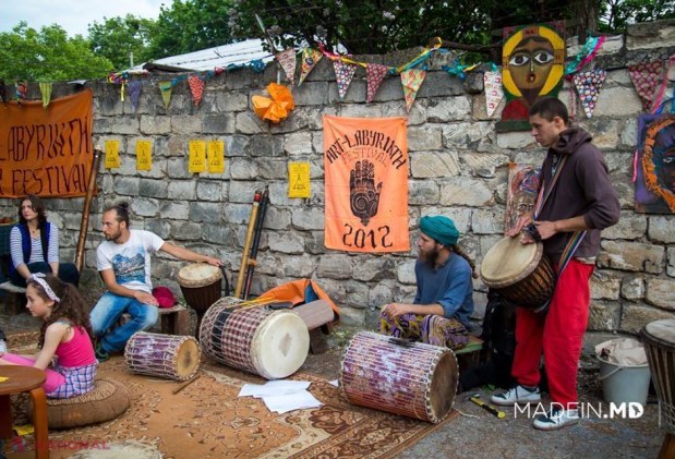 Improvizație // Trei zile DEPARTE de CIVILIZAȚIE în cadrul unui festival marca „Art-Labyrinth”