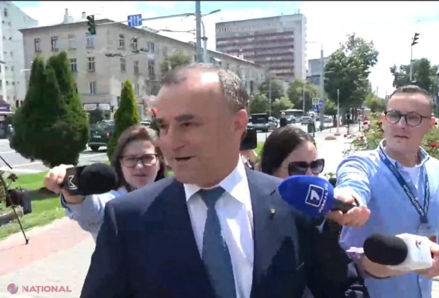 VIDEO // Cine sunt politicienii din R. Moldova care au venit la Ambasada Rusiei să sărbătorească cu vin și VODKA ziua națională a statului AGRESOR. Tauber: „Războiul a fost inițiat de Ucraina, SUA și UE”. Vasile Bolea, acuzat că pipăie jurnaliste