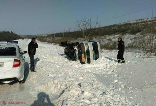 Microbuz, RĂSTURNAT în sudul R. Moldova