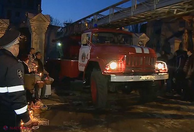 Biserică din R. Moldova, în FLĂCĂRI: Preotul a ajuns cu arsuri la spital