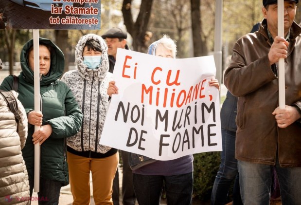 Partidul „ȘOR”, un nou flashmob la Parlament: „Milionarii din PAS ne-au dus de nas”. Protestatarii așteaptă soluții pentru depășirea crizei