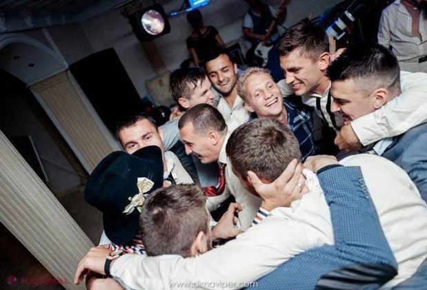 FOTO // „Tricolorii” au chefuit până dimineață. S-a însurat GOLGHETERUL echipei naționale
