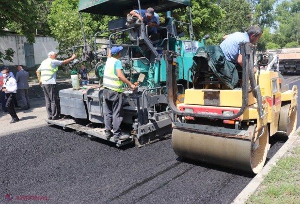 FOTO // La Orhei continuă lucrările ample de RENOVARE a străzii centrale: Șor: „Dodon găsește un milion de motive că nu repare drumurile în sate. Va trece pandemia și el va găsi alte motive pentru a-și acoperi neputința”