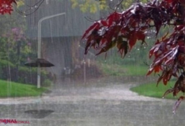 METEO // Cod galben de INSTABILITATE atmosferică, în R. Moldova: Două zile de averse PUTERNICE, cu GRINDINĂ și VIJELII