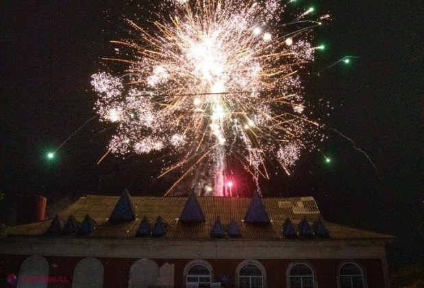 FOTO // Încă într-un sat din raionul Fălești, Partidul „ȘOR” a aprins lumina stradală: „Timp de peste 30 de ani la noi nu a existat iluminat stradal”