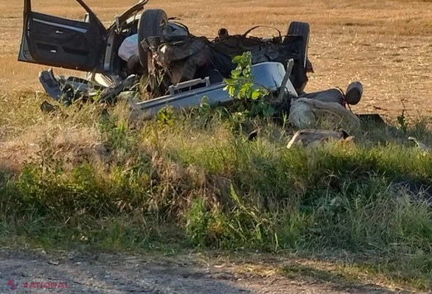 Încă un accident soldat cu morți, produs în ultima zi în R. Moldova: Un copil de opt ani și tatăl acestuia, decedați la Taraclia, după ce mașina în care se aflau s-a ciocnit într-un copac