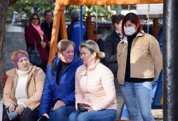 FOTO // Peste 50 de CURȚI de bloc din Orhei au fost MODERNIZATE de echipa lui Ilan Șor. O nouă curte a fost dată recent în exploatare: „Facem așa încât Orhei să devină un model de dezvoltare pentru toate orașele din R. Moldova”