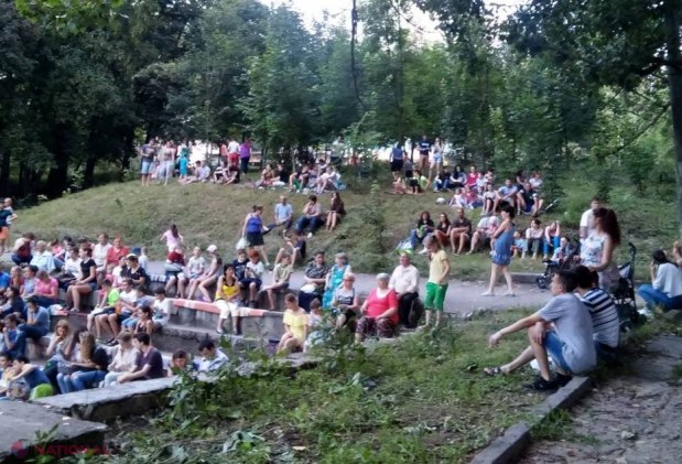 Primul Cinematograf în aer LIBER. Semnarea autorizației este TĂRĂGĂNATĂ