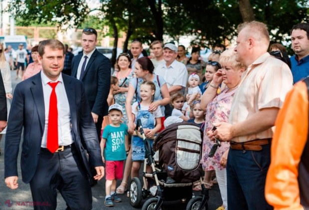 FOTO // Primarul Ilan Șor a dat în exploatare primele curți ale blocurilor după o reconstrucție capitală